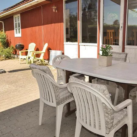 Three-bedroom Holiday In *