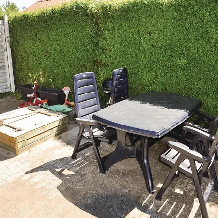 בית נופש Three-bedroom Holiday In *