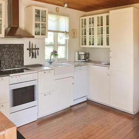Three-bedroom Holiday In בית נופש אוטרופ