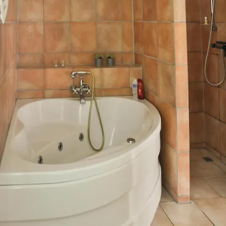 Three-bedroom Holiday In